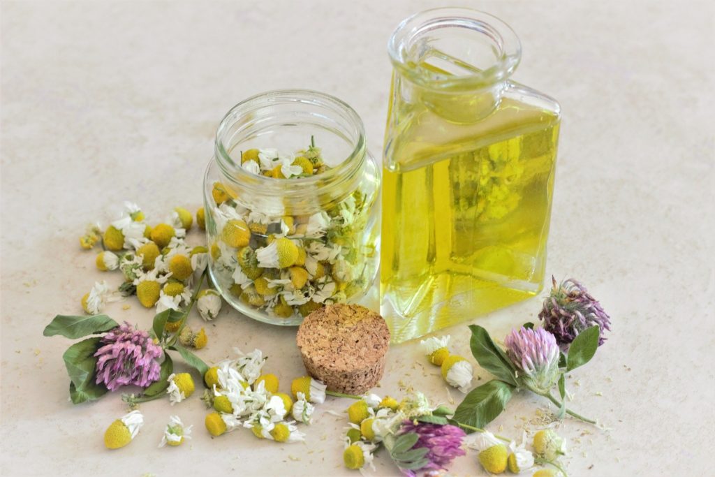 beauty benefits of chamomile in cosmetics
